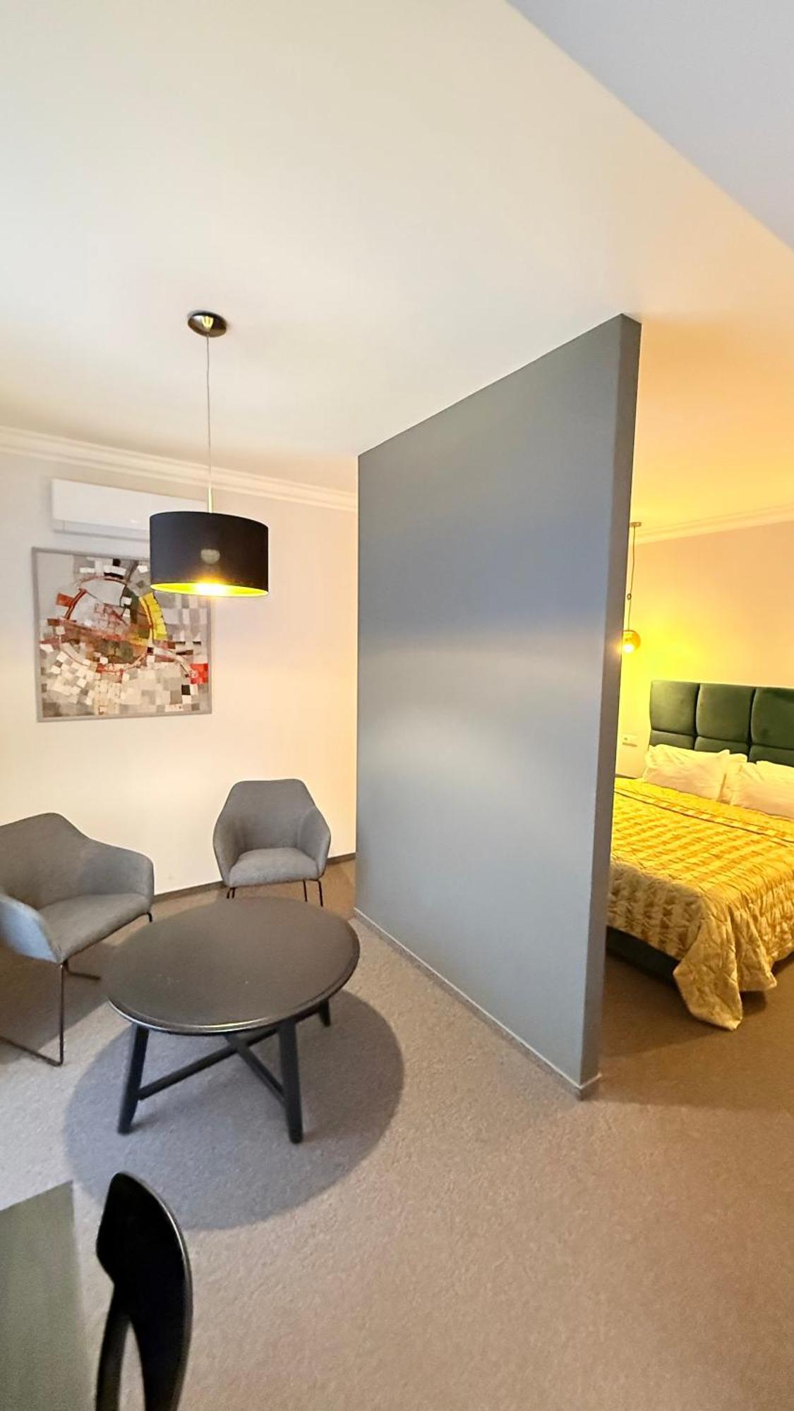 Art Bohema, 3*