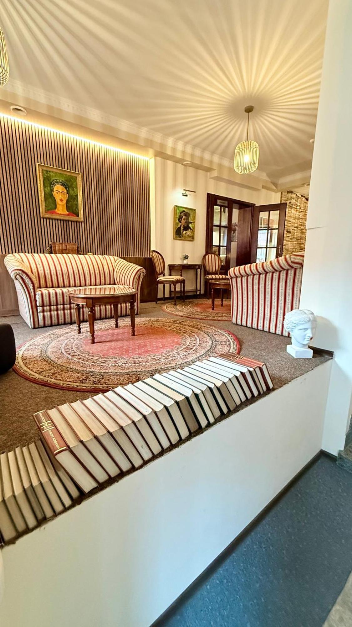 Art Bohema, 3*
